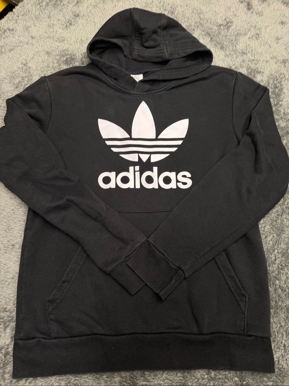 Adidas Trefoil Black Hoodie in Men’s Small! Pit to pit 19” and length 23”.